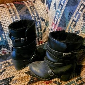 Scoop Women's Ashley Faux Fur Lined Strappy Moto Heeled boots